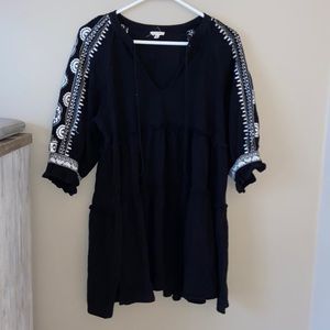 Size small black tunic